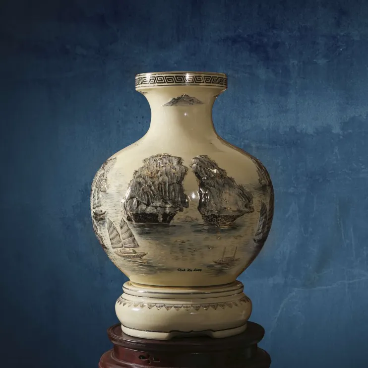 ドラゴン彫刻の金属製花瓶 ドラゴン彫刻の金属製花瓶 ドラゴン彫刻の金属製花瓶